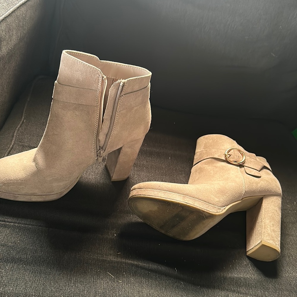 Lauren Conrad high heel dress shoe size 9 tan